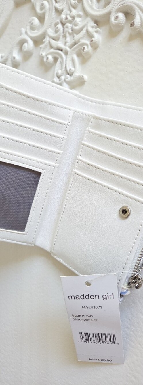 Madden Girl White Faux Leather Snap Wallet with Card Slots - Picture 3 of 3